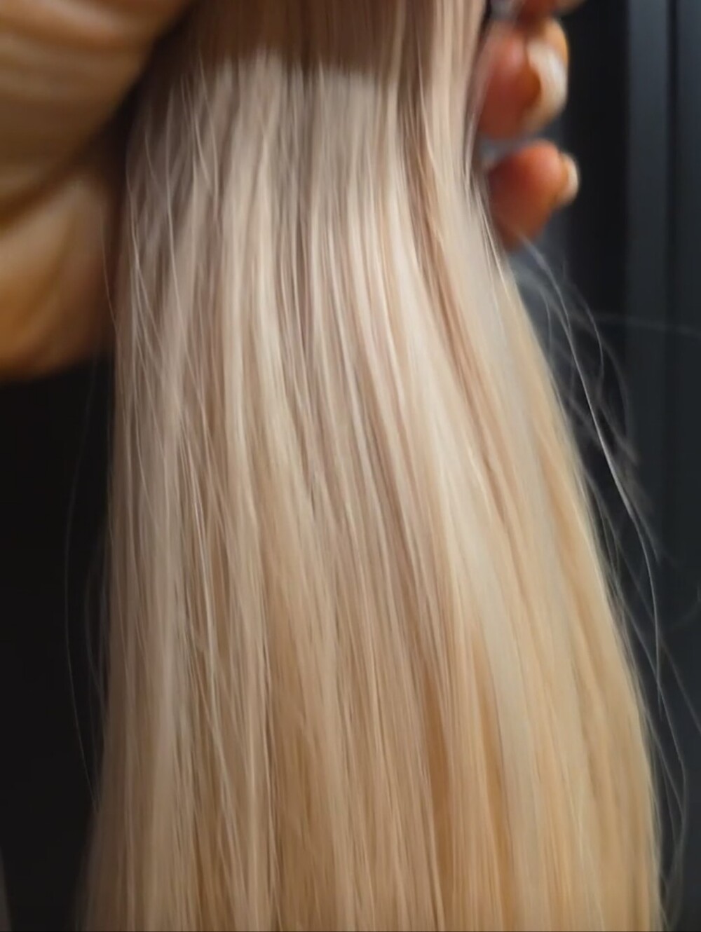 Glam Seamles Clip-In Hair Extensions - 8-Piece Set Platinium Ash Blonde 60, 18"